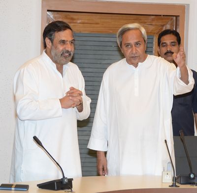 Chief Minister Shri Naveen Patnaik with Shri Anand Sharma, Honble Minister of Commerce, Industry and Textiles at Secretariat Date-31-Mar-2012