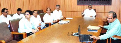 Chief Minister Shri Naveen Patnaik reviewing Khariff-2012 at Secretariat Date-25-Jun-2012