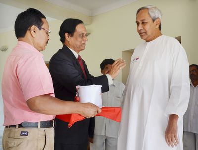 Flag pinning off to Chief Minister Shri Naveen Patnaik on the occasion of Armed Forces Flag Day at Naveen NewasDate-07-Dec-2012