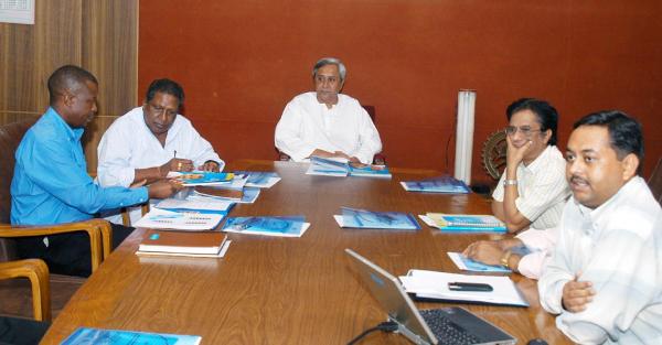 Naveen Patnaik reviewing of Immunisation  Programme at Secretariat.