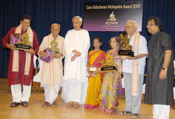 Naveen Patnaik at the Guru Kelucharan Mohapatra Award-2009 at Rabindra Mandap.