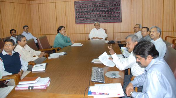 Naveen Patnaik at the follow up meeting on compliance of Employment & Environmental norms by the Industries at Secretariat.