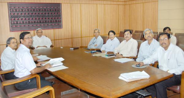 Naveen Patnaik discussing on creation of SPV for the NPV received from Mining projects at Secretariat.