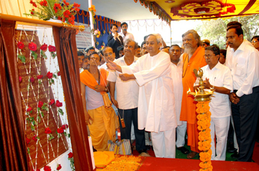 Naveen Patnaik lays the foundation stone for modern bus terminus at Baramunda.