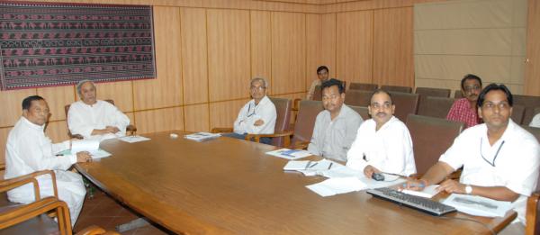 Naveen Patnaik reviewing on the progress of distribution of Gram Kanta Parambhog, Nazul and Khasmal lands at Secretariat