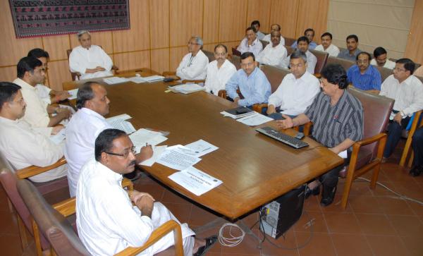 Naveen Patnaik at the meeting on Drainage, Swearage and Drinking water issues of Cuttack city at Secretariat.