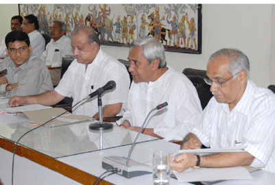 Orissa CM reviews progress of Mission Shakti programme in state