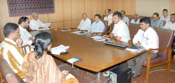 Chief Minister Shri Naveen Patnaik reviewing on Total Sanitation Programme at Secretariat on 19-7-2011.