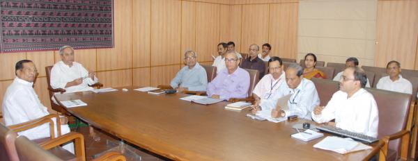 Chief Minister Shri Naveen Patnaik reviewing on progress in computerization of Land Records at Secretariat on 20-7-2011.