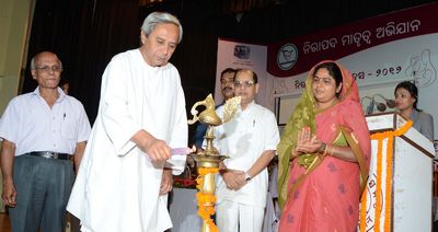 Chief Minister Shri Naveen Patnaik at the observance of Safe Motherhood Day-2012 organised by Department of Health and Family Welfare Govt. of Odisha at Jayadev Bhawan Date-11-Apr-2012