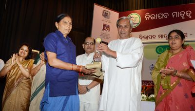Chief Minister Shri Naveen Patnaik at the observance of Safe Motherhood Day-2012 organised by Department of Health and Family Welfare Govt. of Odisha at Jayadev BhawanDate-11-Apr-2012