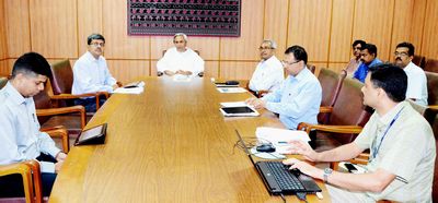 Chief Minister Shri Naveen Patnaik reviewing on Cement Concrete Road in the State at SecretariatDate-10-Apr-2012