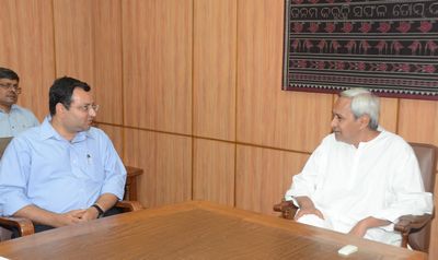Chief Minister Shri Naveen Patnaik with Mr. Cyrus Mistry, Designated Chairman, TATA Group at Secrataria tDate-12-Jun-2012