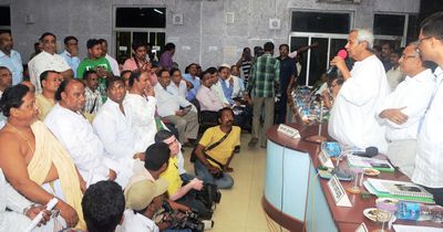Chief Minister Shri Naveen Patnaik reviewing on Rath Yatra arrangements at Collector�s Conference Hall, At Puri Date-13-Jun-2012
