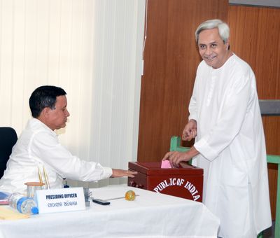 Chief Minister Shri Naveen Patnaik casting his vote for President Election at OLA, 54 Room Date-19-Jul-2012 