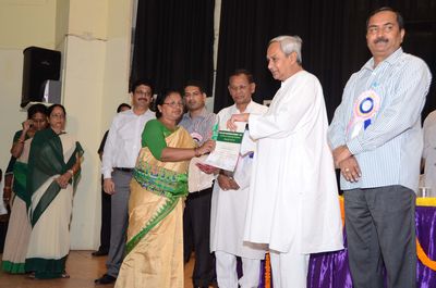 Chief Minister Shri Naveen Patnaik felicitating to Teachers of ST & SC on the Occasion of Guru Divas at Jaydev BhawanDate-05-Sep-2012