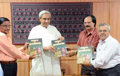 Chief Minister Shri Naveen Patnaik releasing a Book on sculptural Art of Upper Mahanadi Valley written by Shasanka Panda at Secretariat Date-12-Sep-2012