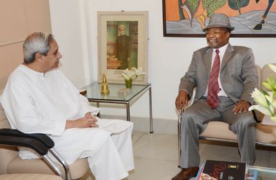 Chief Minister Shri Naveen Patnaik with His Excellency Rev. Harris Majeke, High Commissioner of Republic of South Africa at Secretariat Date-24-Sep-2012