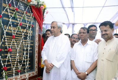 Chief Minister Shri Naveen Patnaik Laying foundation stone of J.I.C.A assisted Odisha Integrated Sanitation Improvement Project for Cuttack City at Boxi BazarDate-01-Oct-2012