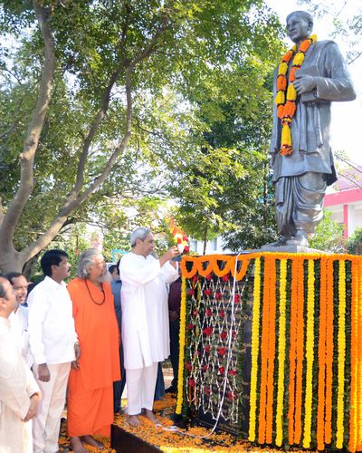 Chief Minister Shri Naveen Patnaik unveiling the statue of Kanta Kabi Laxmikanta Mohapatra at P.M.G. Square, Bhubaneswar Dated-09-Dec-2012