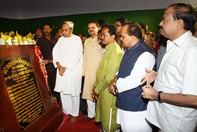Chief Minister Shri Naveen Patnaik laying the foundation stone for Night Shelter at Sati Catichoura Square, CuttackDate-16-Dec-2012
