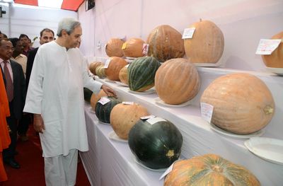 Chief Minister Shri Naveen Patnaik going round the State Level Flower and Vegetable Show- 2012 at Exhibition Ground , Unit-III, Bhubaneswar on the Date-23-Dec-2012