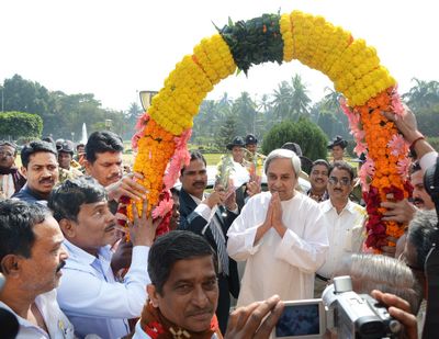 Work Charge employees of Works Department giving a rousing reception to Chief Minister Shri Naveen Patnaik at Secretariat Date-31-Dec-2012