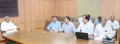 Chief Minister Shri Naveen Patnaik reviewing on Irrigation Project at Secretariat