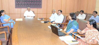 Chief Minister Shri Naveen Patnaik reviewing the Progress of Mamata
Scheme
