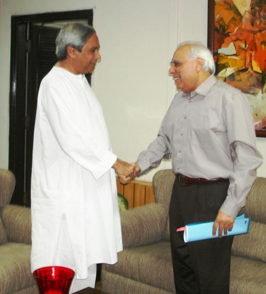 Chief Minister Shri Naveen Patnaik with Union HRD Minsier, Shri Kapil Sibal at New Delhi.