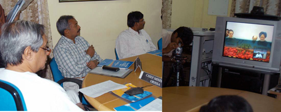 Naveen Patnaik interacting with Prime Minister Dr. Manmohan Singh through Video Conferencing on the occasion of launching of Rajiv Gandhi Grameen Vidyut Karan Yojana.