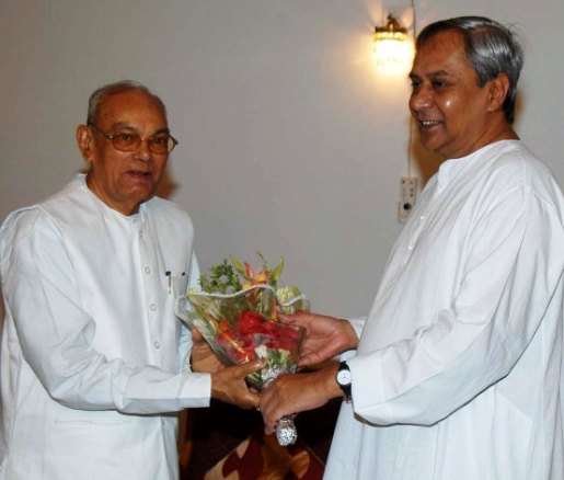 Naveen Patnaik  greets Governor Shri  Rameswer  Thakur on his 78th Birthday, at Raj Bhaban.
