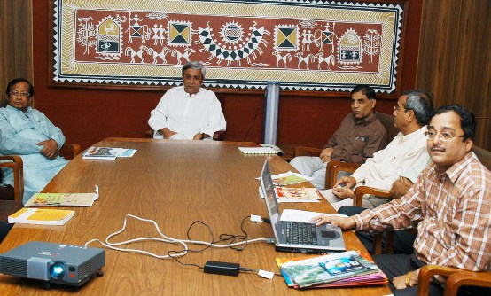 Naveen Patnaik discussion on development of Nandankanan at Secretariat.