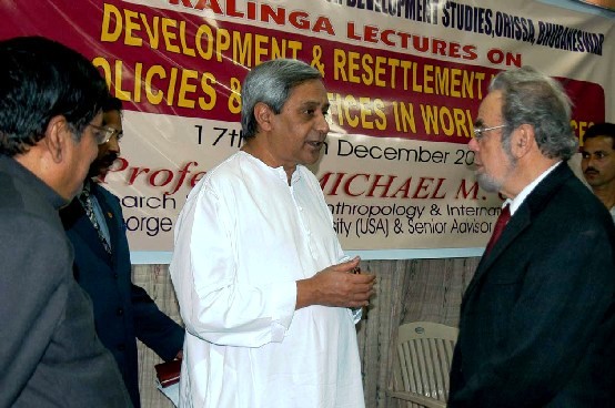 Naveen Patnaik with Prof Michel M. Cernea while attending Kalinga Series Lecture organized by Nabakrushna Choudhry Centre for Devolopment Studies.