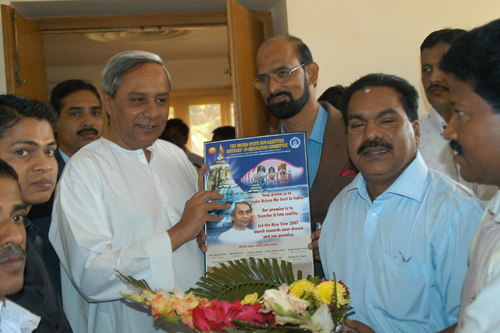 Naveen Patnaik receiving New Year wishes from people at Naveen Nivas.