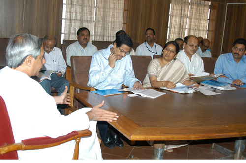 Naveen Patnaik reviewing the progress of Mission Sakti Activities in the State at Secretariat.