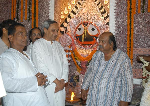 Chief Minister Shri Naveen Patnaik inaugurating Shreekhetra Mahotsava-2007 at Puri.