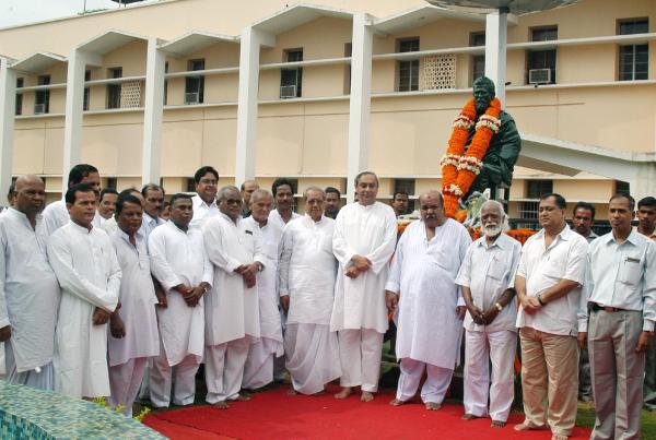 Naveen Patnaik attending the 79th death Anniversary of Utkala Mani Gopabandhu Das at OlA Premises.