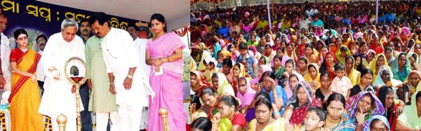 Naveen Patnaik  attending meeting the Members of Women Self Help Groups at Uditnagar, Rourkela.