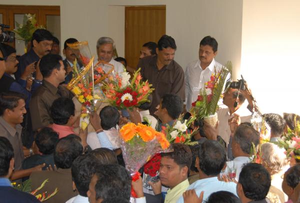 People greeting Chief Minister Shri Naveen Patnaik on New Year�s Day at Nveen Newas.