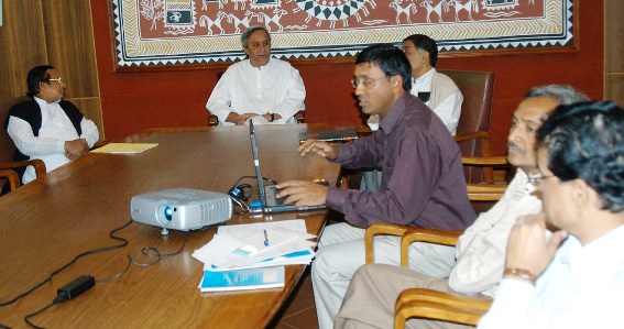 Naveen Patnaik discussing on Energy Requirement of the State at Secretariat.