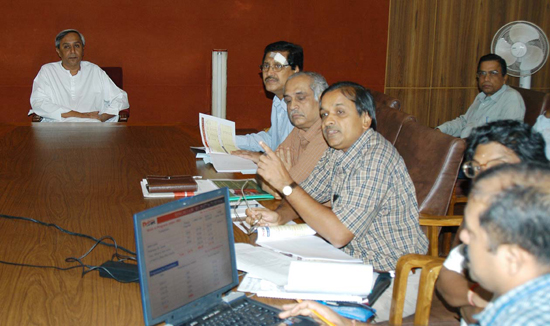 Naveen Patnaik reviewing the status of Rengali, Telengiri & Titilagarh Irrigation Projects at Secretariat.